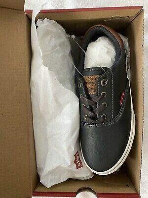 Bargain sales NIB Kids boys  Levis shoes sneakers grey size 3